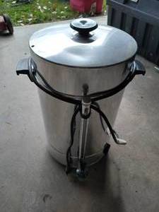 lot 25 image: 101 Cup Coffee Urn