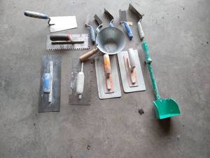 lot 27 image: Miscellaneous Concrete Finishing And Grout Working Hand Tools In Bucket