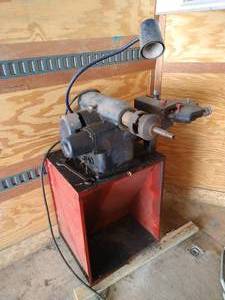 lot 52 image: Ammco Twin Cutter Brake Lathe