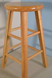 lot 31 image: 2ft Wooden Stool