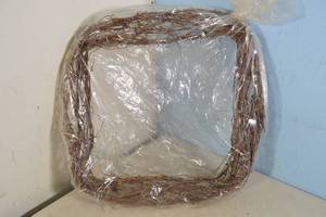 lot 87 image: Grapevine Square Wreath Protected in Plastic