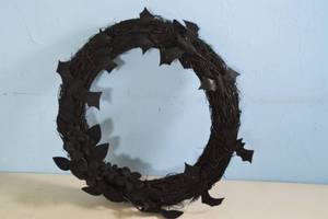 lot 115 image: Hyde & EEK Halloween Decorative Wreath Black Wicker with Bats and Flowers