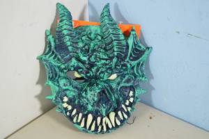 lot 121 image: Hyde & EEK Glow-in-the-Dark Spooky Dragon Mask One Size Fits Most