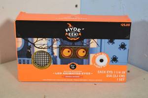 lot 122 image: Hyde & Eek Halloween Decor LED Animated Motion Activated EYES Indoor & Outdoor