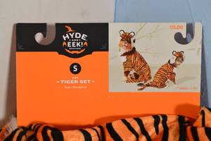 lot 134 image: Tiger Dog and Cat Costume - Hyde & EEK Boutique