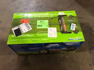 lot 18 image: Great States Corporation 18 in. 5-Blade Manual Walk Behind Reel Lawn Mower   Customer Returns See Pictures