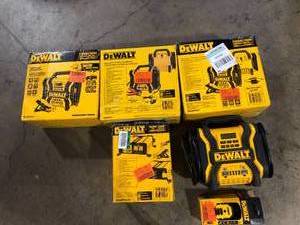 lot 31 image: Lot of Assorted Dewalt Portable Power Stations Various Sizes and Conditions Customer Returns See Pictures
