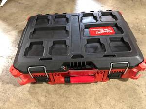 lot 40 image: Milwaukee PACKOUT 22 in. Medium Red Tool Box with 75 lbs. Weight Capacity  Customer Returns See Pictures