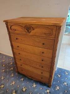 lot 11 image: Oak Interiors Acorn Adorned Tallboy Dresser