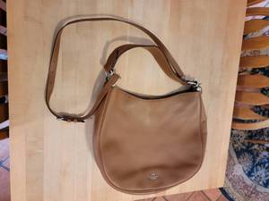 lot 73 image: Luxury Camel Tone Coach Arm Bag B