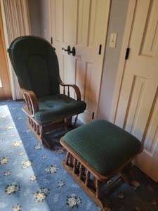lot 35 image: Forrest Green Glider Chair and Ottoman