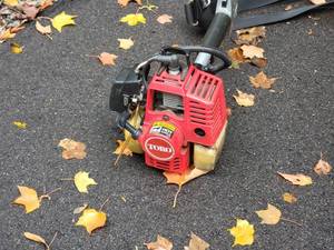 lot 97 image: Toro Gas Powered Weed Whip TC3500