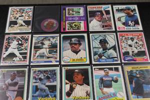 lot 43 image: Reggie Jackson Baseball Card Lot  20 Cards 1970 Topps Very Low Grade