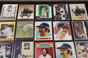 lot 47 image: Thurman Munson Baseball Card Lot  20 Cards w (4) Serial Numbered Cards