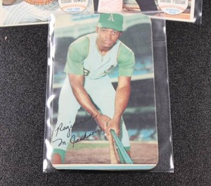lot 61 image: 1964 Topps Giant Camilo PascualElston Howard & 1970 Topps Super Reggie Jackson #28
