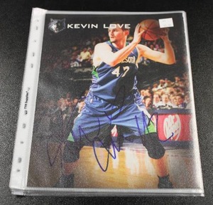 lot 101 image: 2009-10 Minnesota Timberwolves Yearbook Cut Autograph Lot  9 Autographs