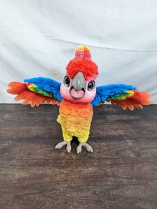 lot 14 image: Furreal Parrot