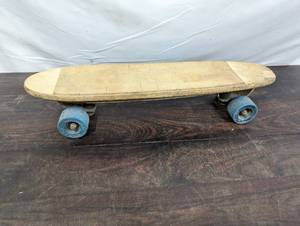 lot 16 image: Old Wooden Skateboard