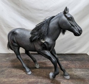 lot 40 image: Battat Black Horse