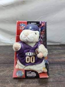 lot 52 image: Vikings NFL Cheering Hamster