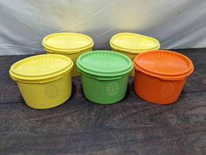 lot 74 image: Five Tupperware Containers