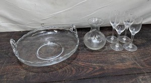 lot 80 image: Collection Of Glassware