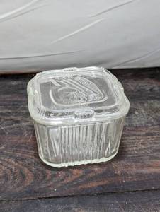 lot 93 image: Glass Lidded Candy Dish
