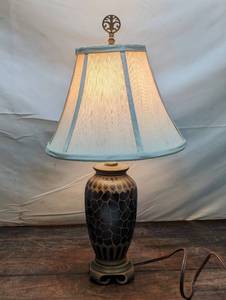lot 113 image: Table Lamp