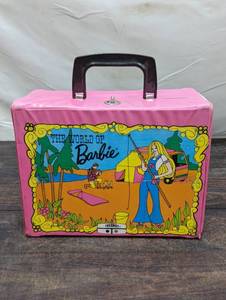lot 120 image: Vintage Thermos Barbie Lunchbox And Flask