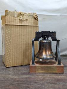 lot 142 image: Vintage Liberty Bell Sculpture