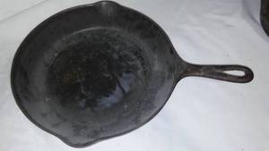 Griswold Cast Skillet No. 8.  10.5 Inch.