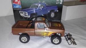 AMT 1984 GMC pickup 124 Scale model.