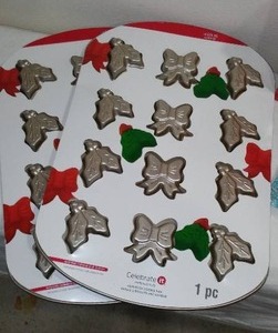 New 3D Christmas Craft Set, Candy Molds (2) and Sprinkle mix.