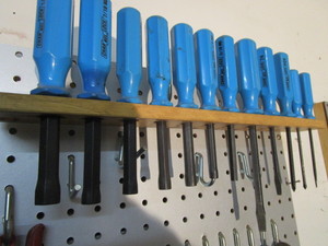 lot 25 image: Tools Screwdrivers & Hex Head