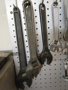 lot 26 image: Tools Adjustable Wrenches