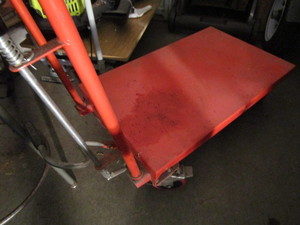 lot 8 image: Shop Cart, Hydraulic