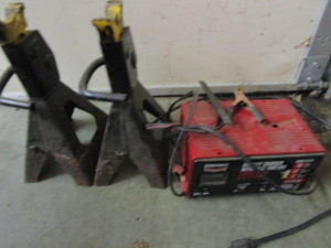 lot 37 image: Jack Stands & Battery Charger