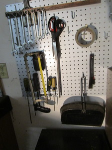 lot 41 image: Combo Wrenches & Tools