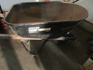 lot 10 image: Wheelbarrow