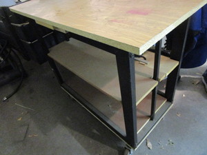 lot 16 image: Rolling Table  Workbench