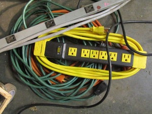 lot 48 image: Power Cords, Outlet Strip