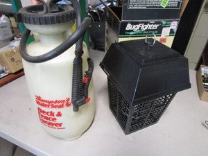 lot 128 image: Bug Zapper, Deck Sprayer