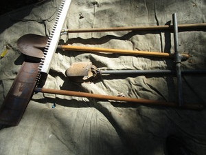 lot 170 image: Auger, Spade, Shovel, Rake