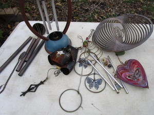 lot 173 image: Wind Chimes & Spinners