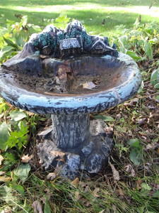 lot 174 image: Cement Fairy Garden Bath