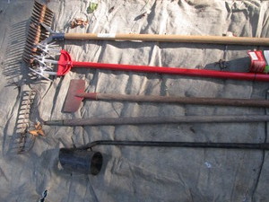 lot 189 image: Rakes, Cultivator