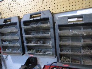 lot 208 image: Rubbermaid Hardware Bins