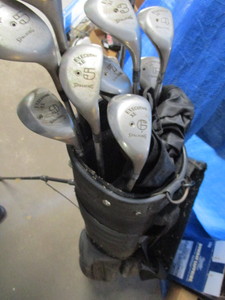lot 258 image: Spalding Executive Golf Clubs