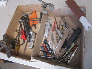 lot 260 image: Tools Allen, Lufkin, Utility Knives