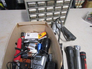 lot 275 image: Organizer, Flashlights
